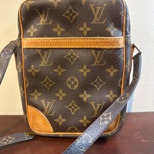 Pre-Owned Louis Vuitton Danube